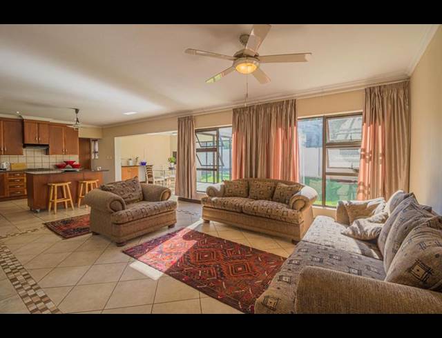 3 BEDROOM HOUSE FOR SALE IN MIDLANDS ESTATE